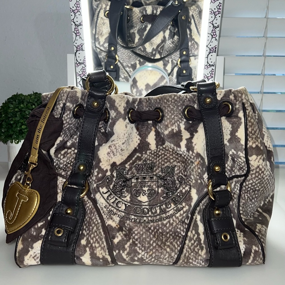 • JUICY COUTURE PYTHON DAYDREAMER TOTE •